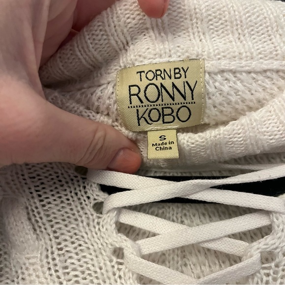 Torn by Ronny Kobo white lace up ruffle sweater - Picture 6 of 11